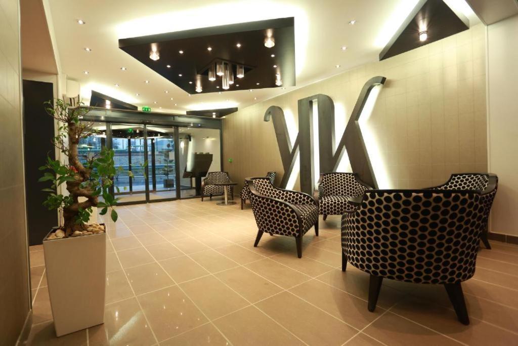 Les Suites - Konine 4 - Hotel & Bar & Restaurant Монсо-ле-Мін Екстер'єр фото