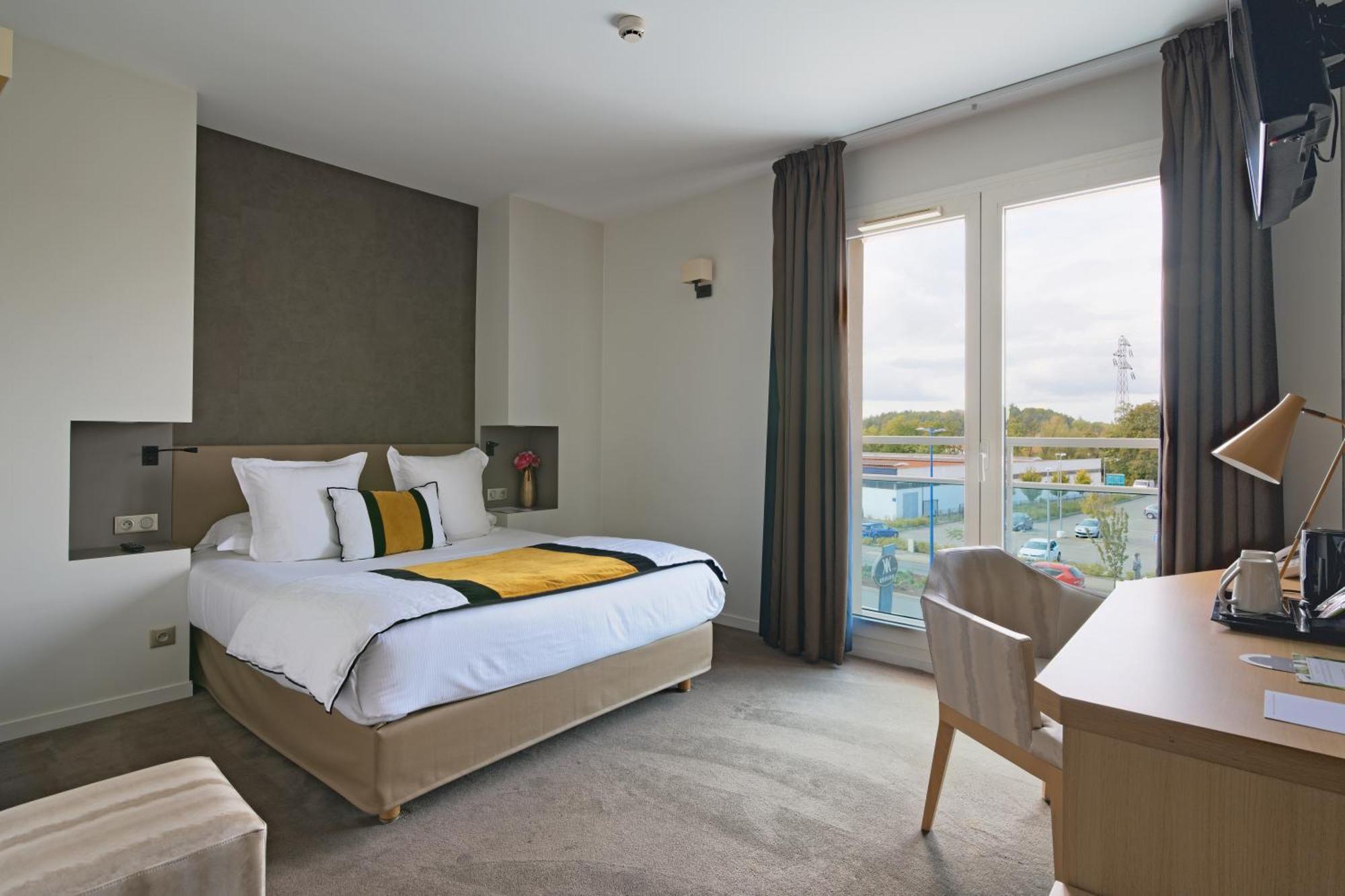 Les Suites - Konine 4 - Hotel & Bar & Restaurant Монсо-ле-Мін Екстер'єр фото